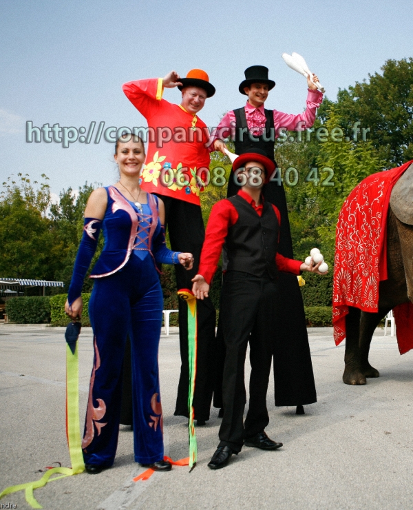 artiste marseillais echassier cirque